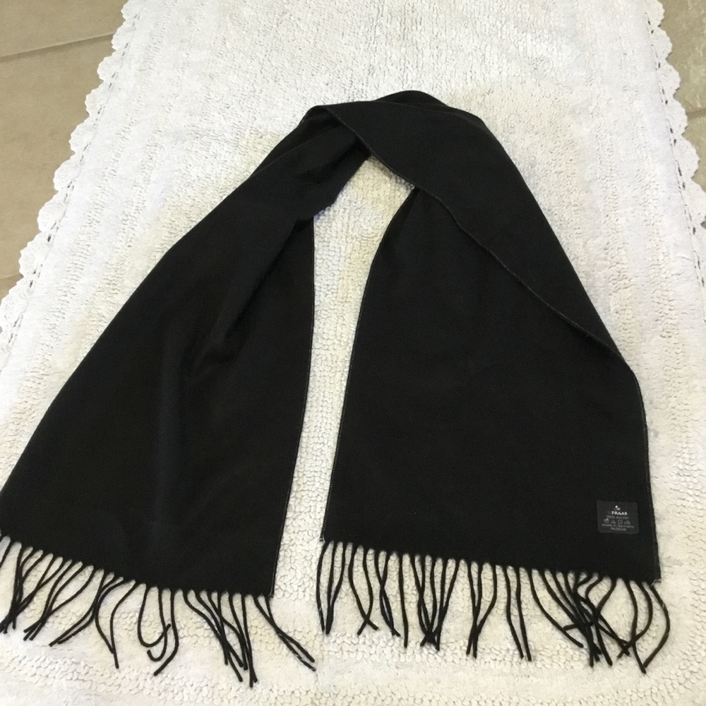V.FRAAS Made In Germany Black Acrylic Fringed Scarf
